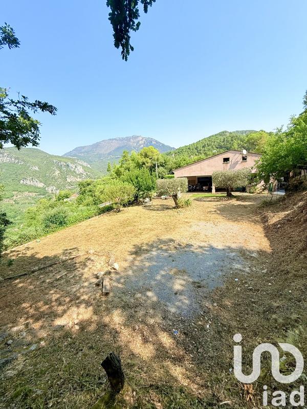 Maison - 207 m² - 7 pièces