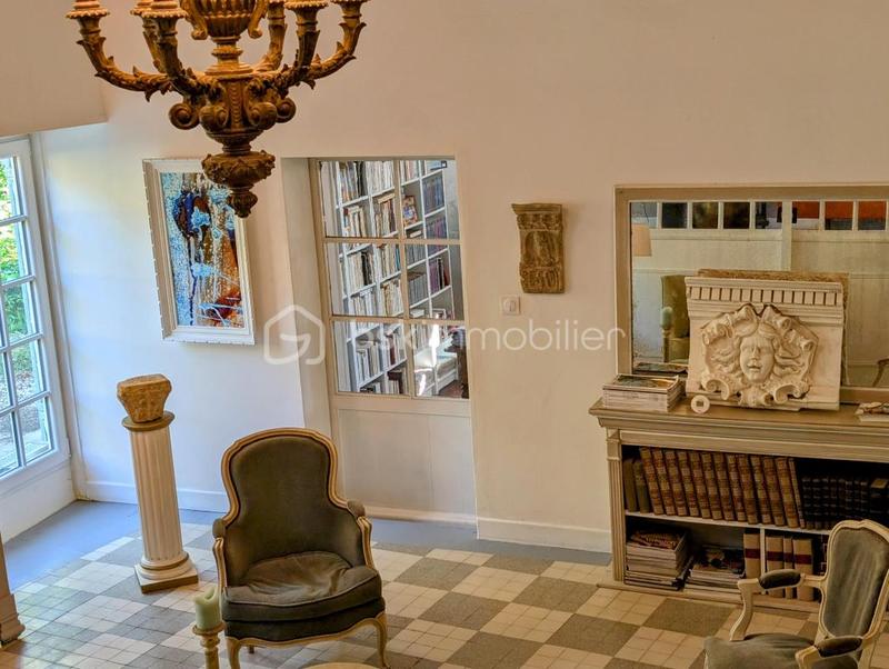 Maison - 296 m² - 9 pièces