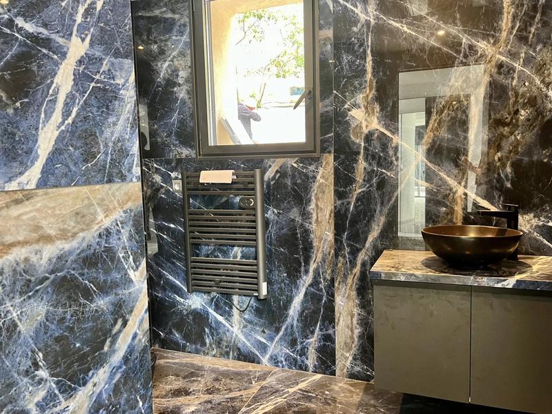 Maison - 360 m² - 10 pièces