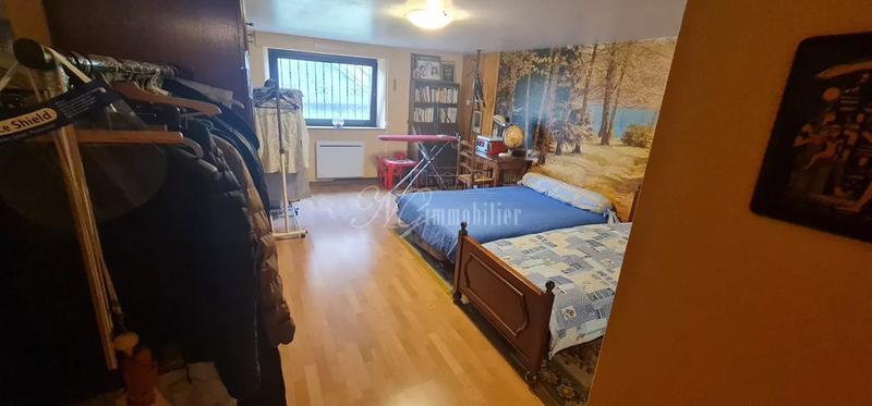 Maison - 208 m² - 9 pièces