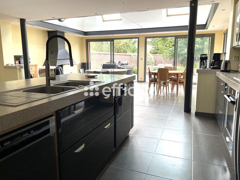 Maison traditionnelle - 190 m² - 5 pièces