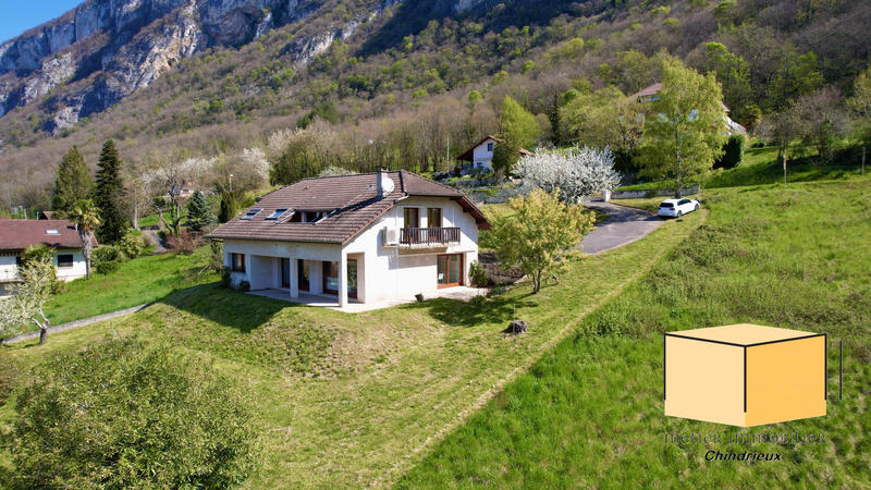 Villa - 166 m² - 6 pièces