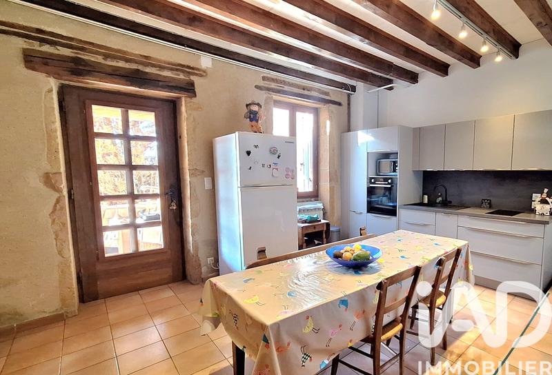 Maison - 240 m² - 6 pièces
