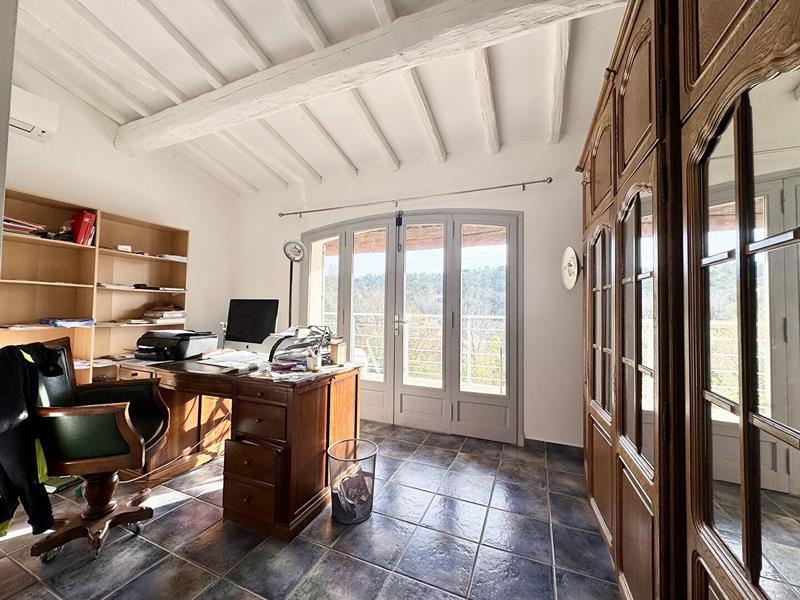 Villa - 365 m² - 11 pièces