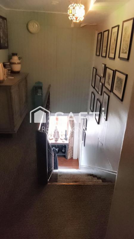 Maison - 270 m² - 10 pièces