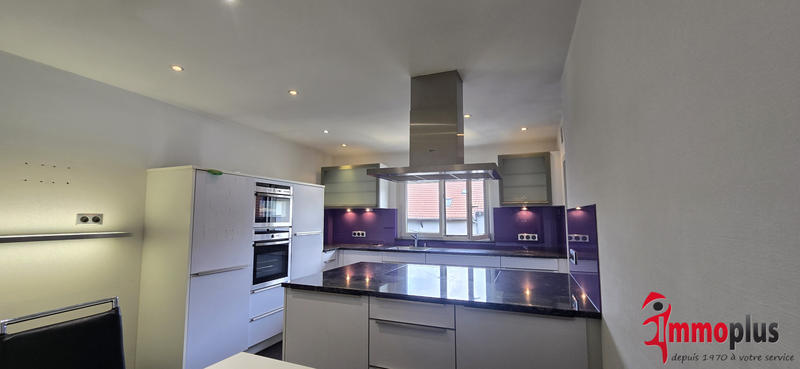 Appartement - 208 m² - 6 pièces