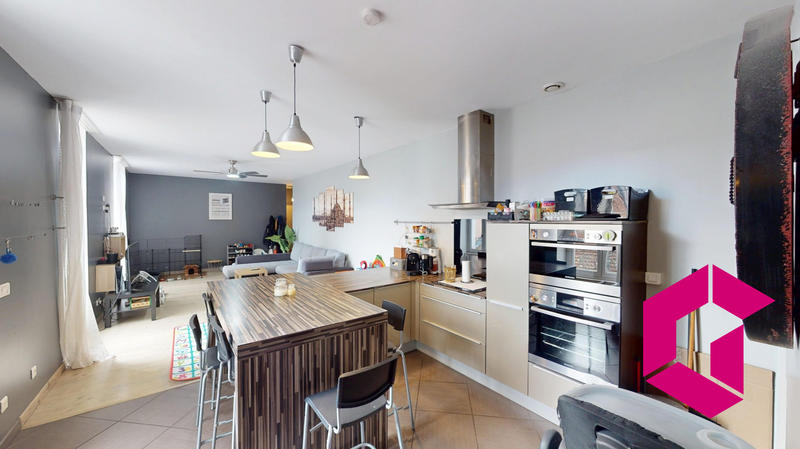 Appartement - 80 m² - 4 pièces