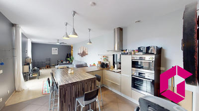 Appartement - 80 m² - 4 pièces