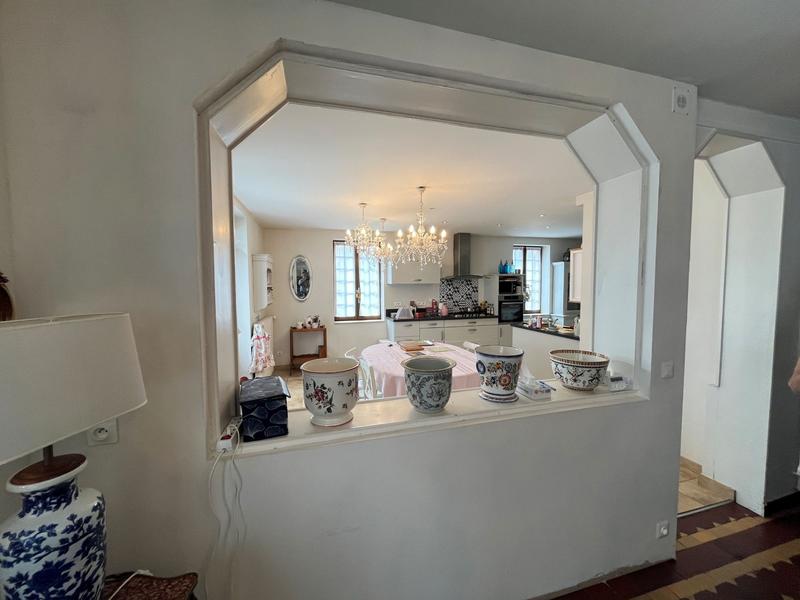 Maison - 180 m² - 9 pièces