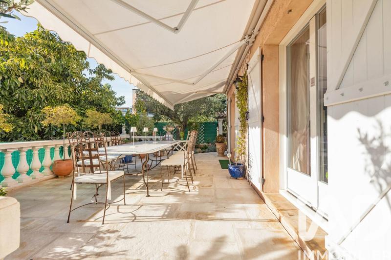 Maison de ville - 207 m² - 7 pièces