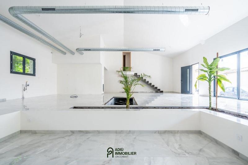 Maison - 254 m² - 5 pièces