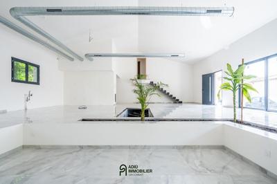 Maison - 254 m² - 5 pièces