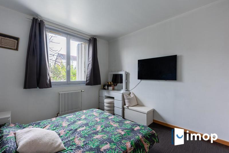 Maison - 220 m² - 8 pièces