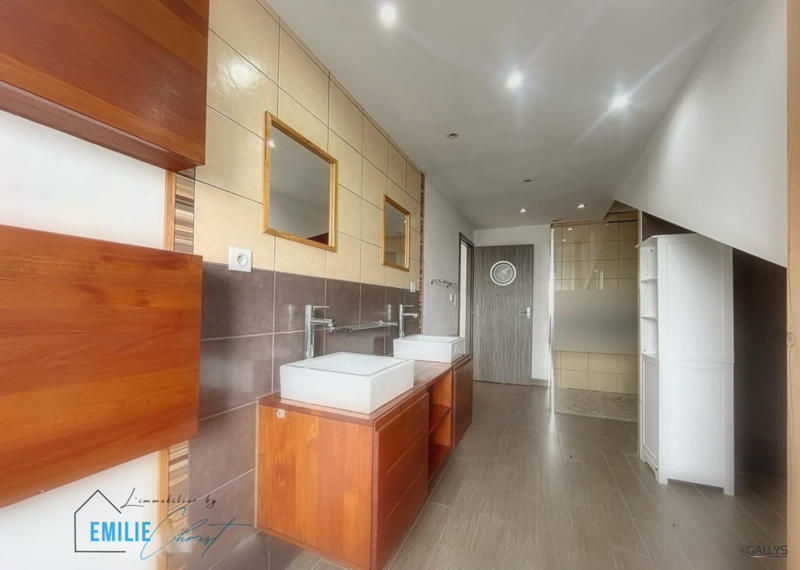 Maison contemporaine - 136 m² - 5 pièces