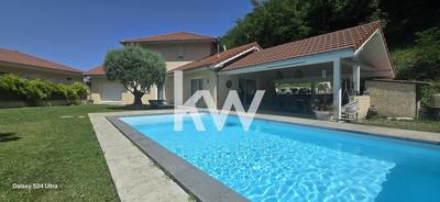 Maison - 159 m² - 5 pièces