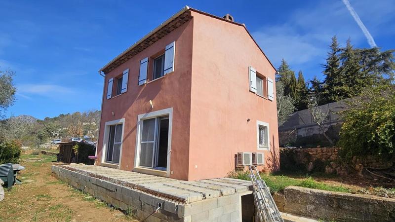 Maison - 94 m² - 4 pièces
