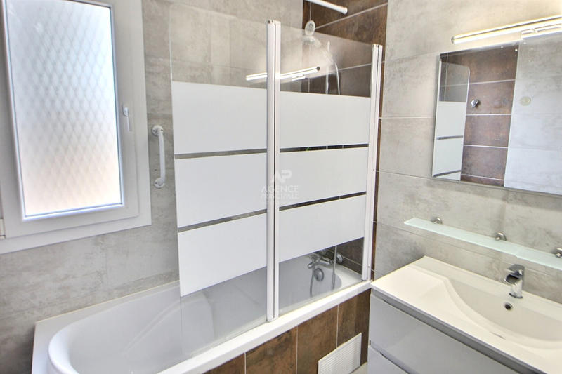 Appartement - 92 m² - 5 pièces