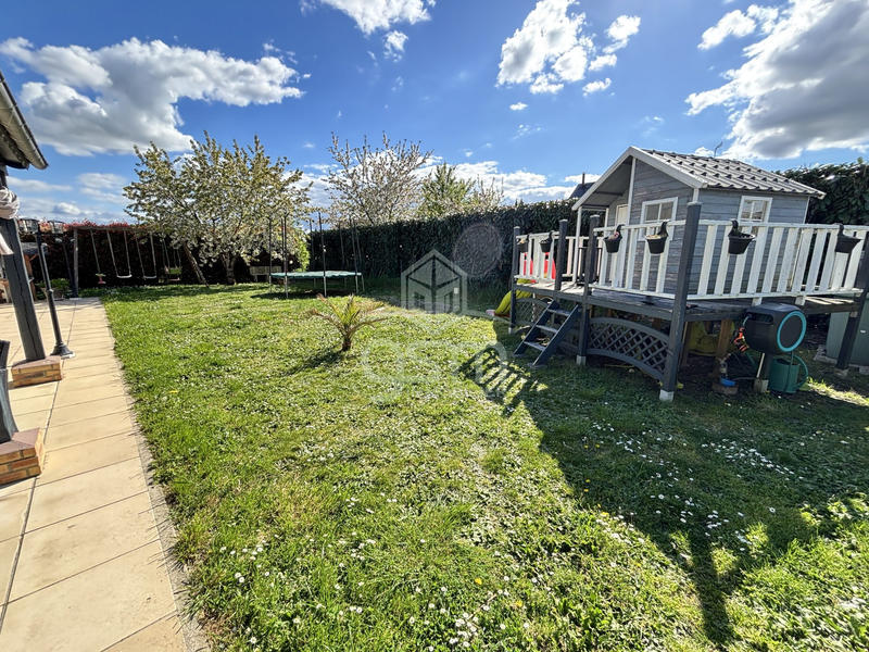 Maison traditionnelle - 198 m² - 6 pièces