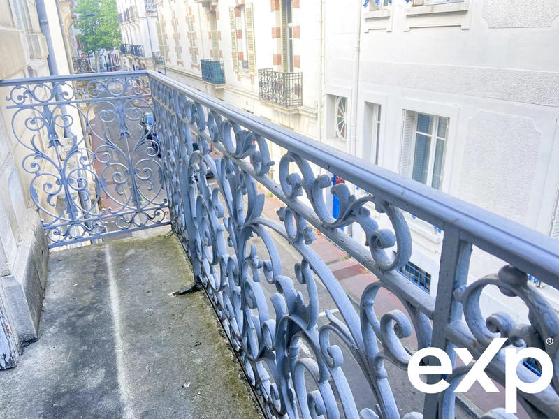 Maison - 215 m² - 11 pièces