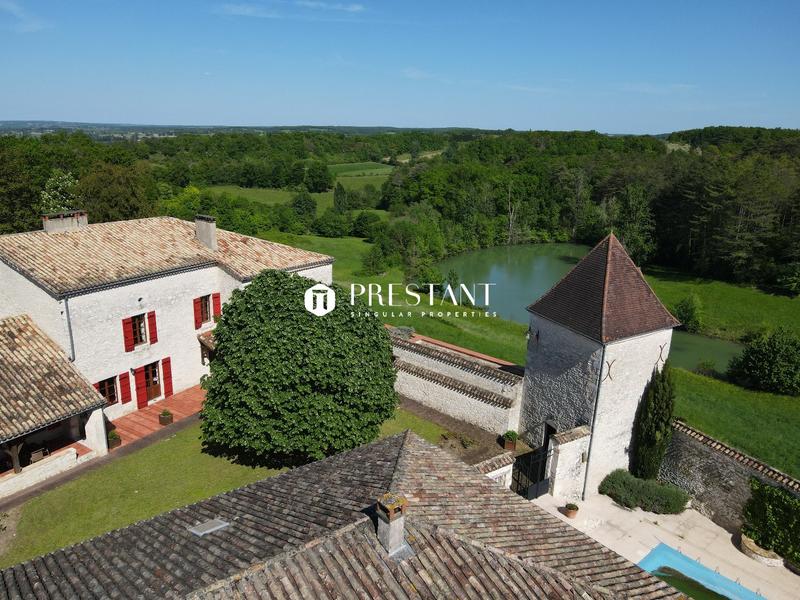 Maison de domaine - 800 m² - 14 pièces