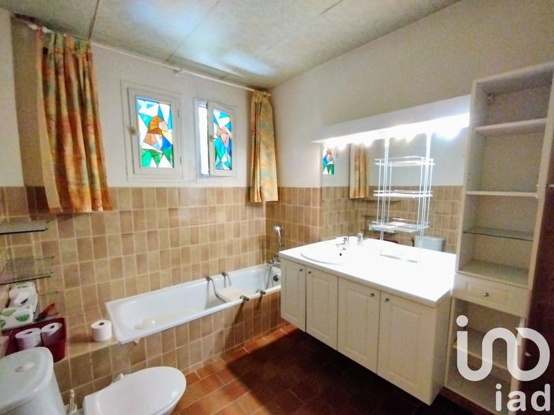 Maison - 270 m² - 12 pièces