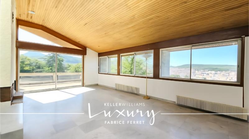 Maison d'architecte - 237 m² - 10 pièces