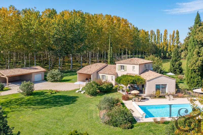 Maison - 182 m² - 7 pièces