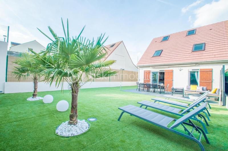 Maison - 94 m² - 6 pièces