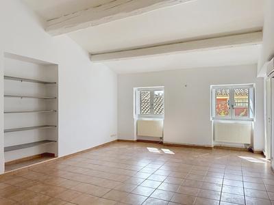 Appartement - 90 m² - 3 pièces