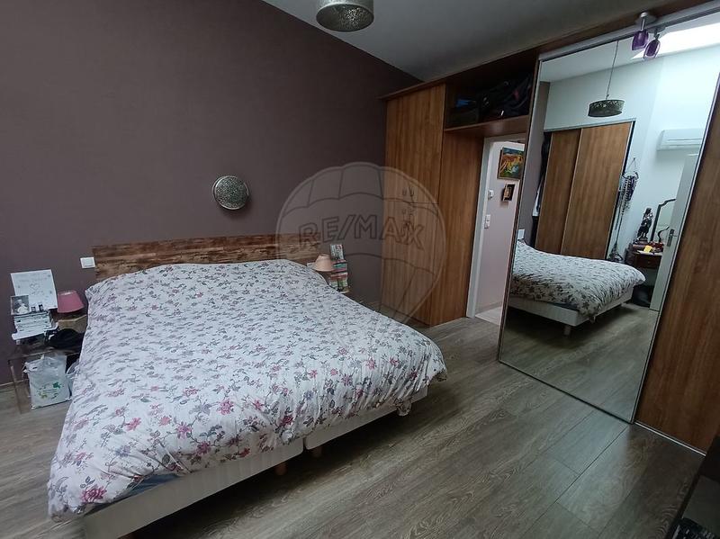 Maison - 240 m² - 7 pièces