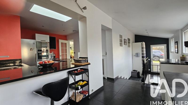 Maison - 208 m² - 8 pièces