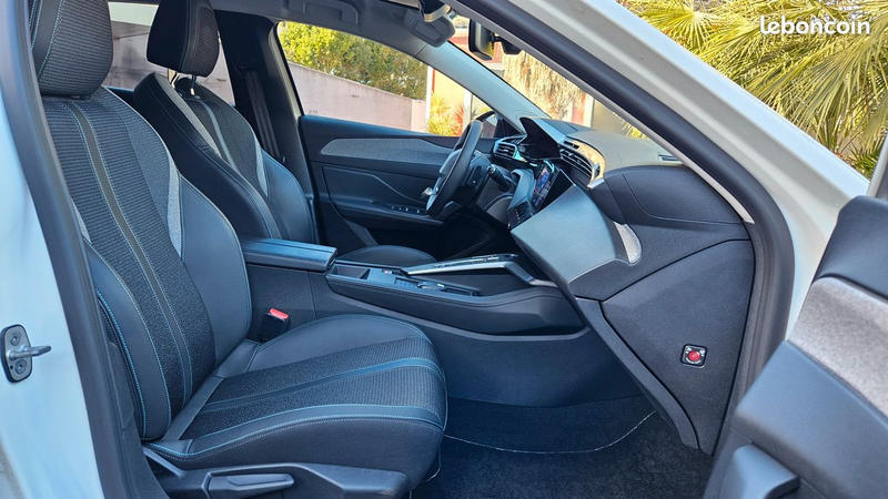 Peugeot 308 1.5 BlueHDI Eat8 Allure 130ch