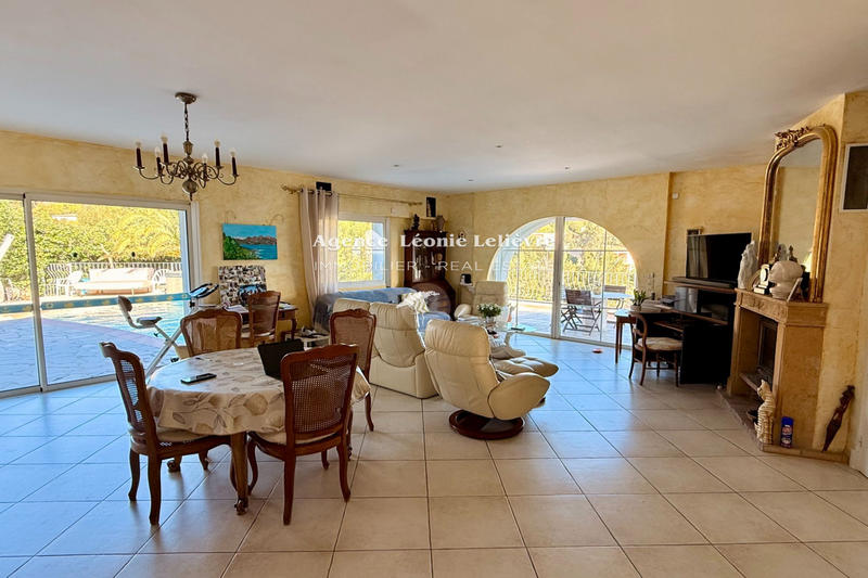 Maison - 164 m² - 5 pièces