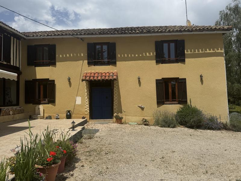 Maison - 177 m² - 7 pièces