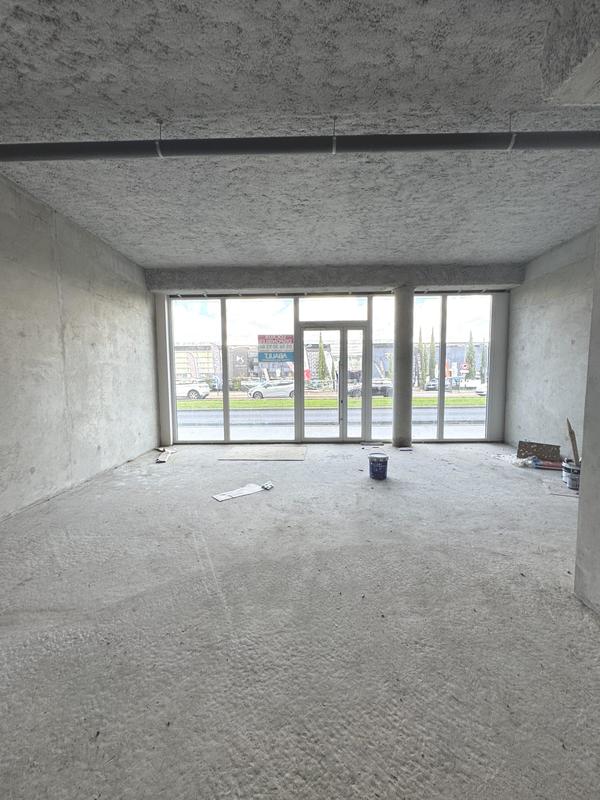 Local commercial - 111 m²