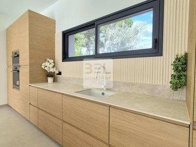 Maison - 145 m² - 6 pièces