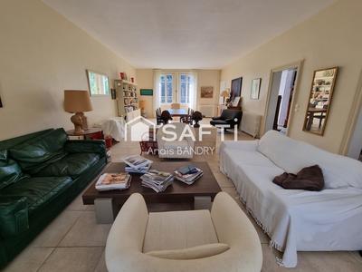 Maison de maîtres - 320 m² - 8 pièces