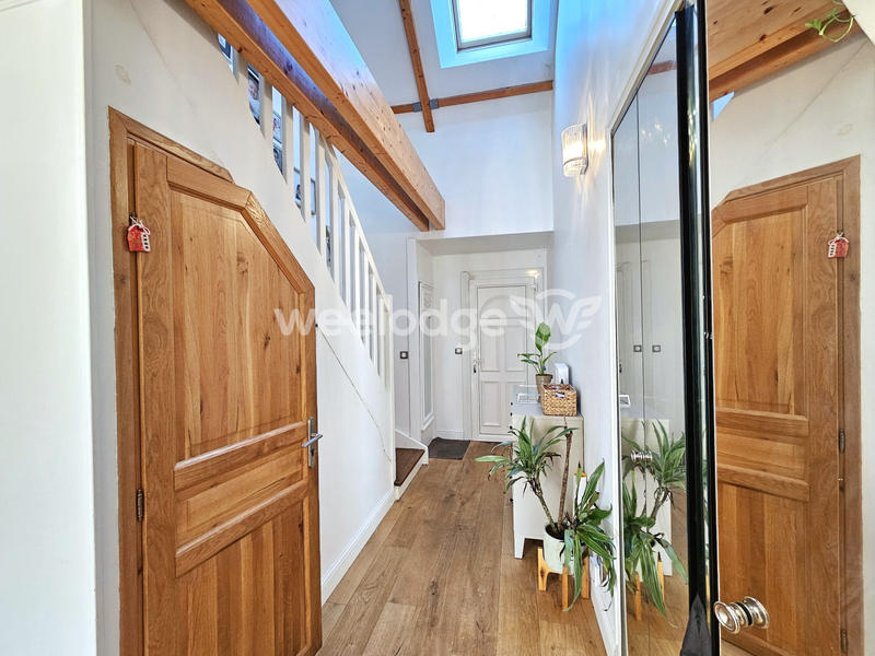 Maison - 220 m² - 9 pièces