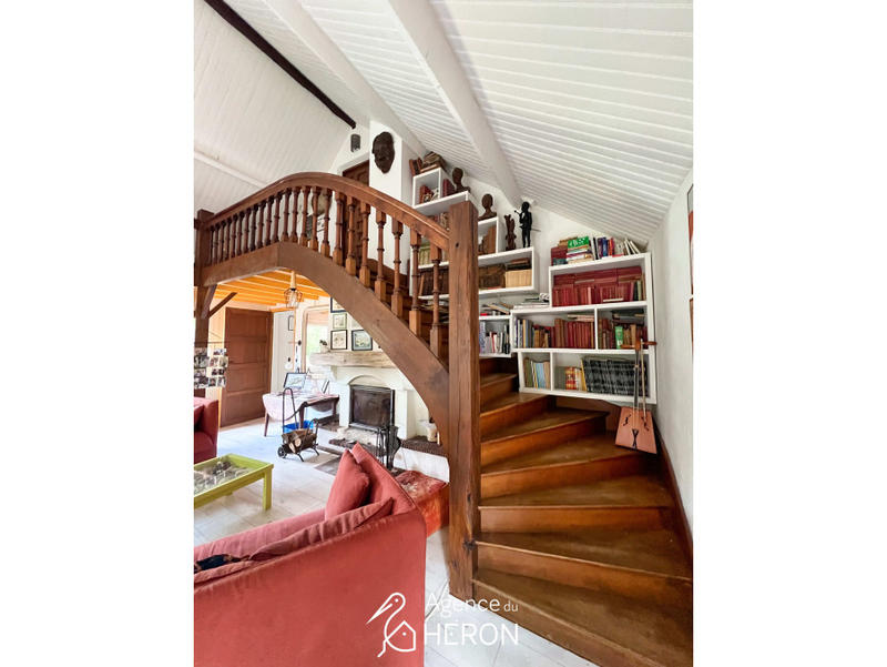 Maison - 304 m² - 10 pièces