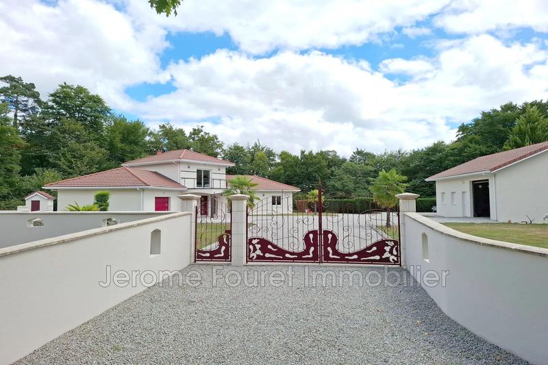 Maison contemporaine - 250 m² - 5 pièces