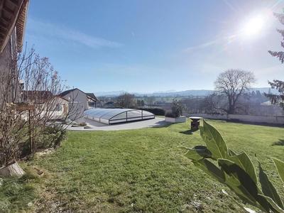 Maison - 180 m² - 9 pièces