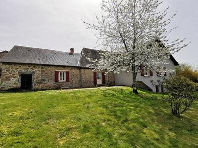 Maison - 258 m² - 10 pièces