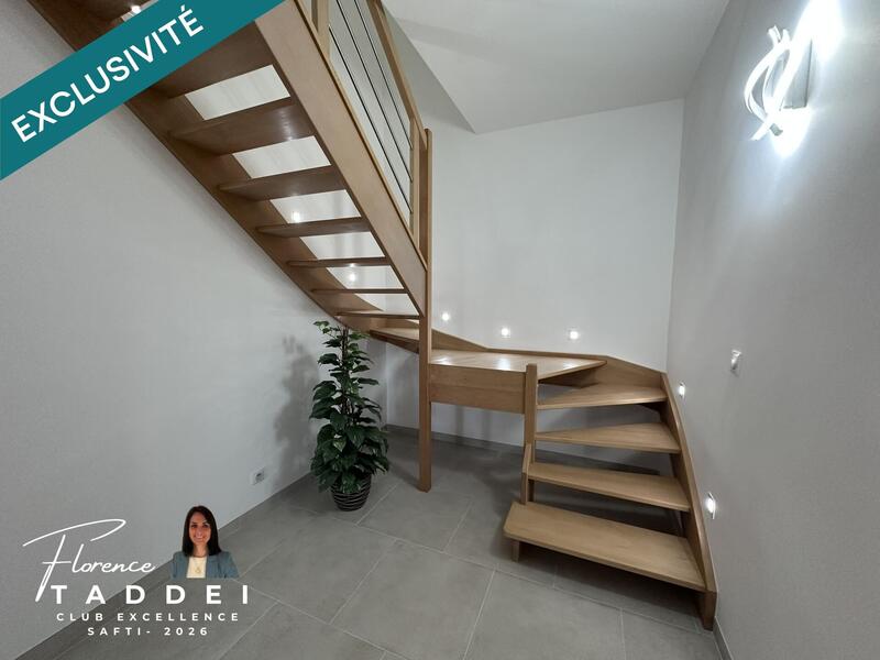 Maison - 320 m² - 10 pièces