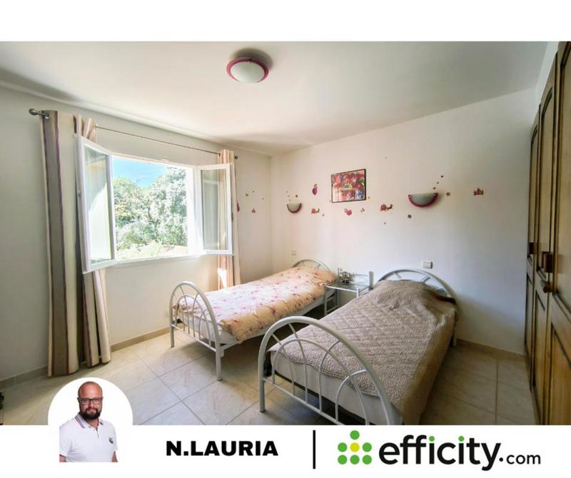 Maison - 240 m² - 6 pièces