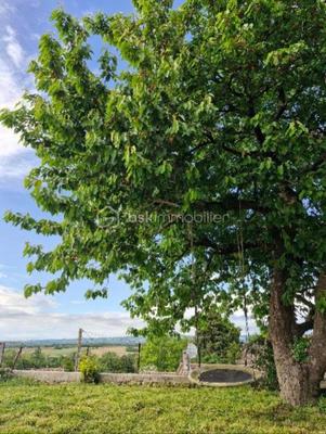 Maison de village - 211 m² - 10 pièces