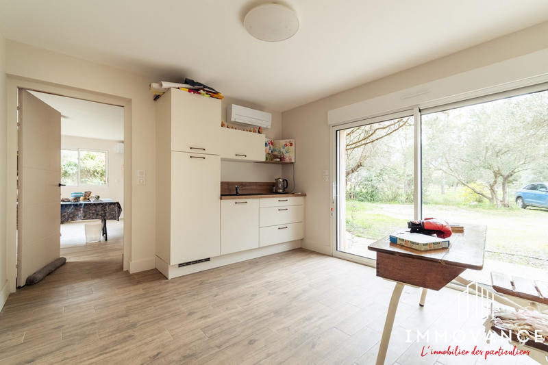 Maison traditionnelle - 240 m² - 6 pièces