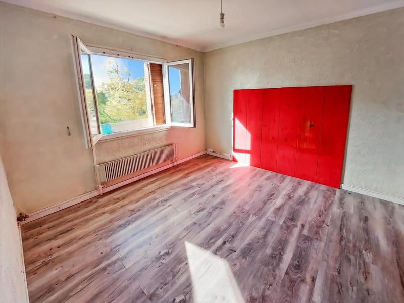 Maison - 207 m² - 11 pièces