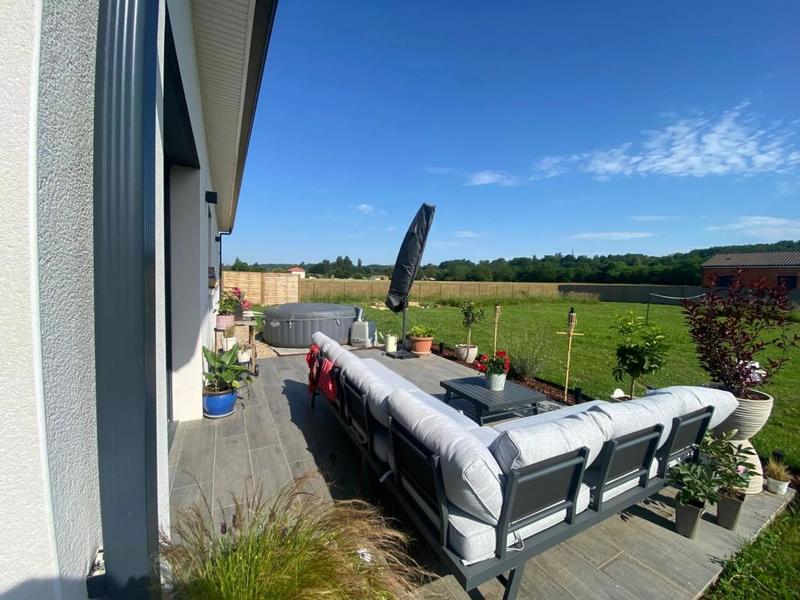 Maison - 90 m² - 4 pièces