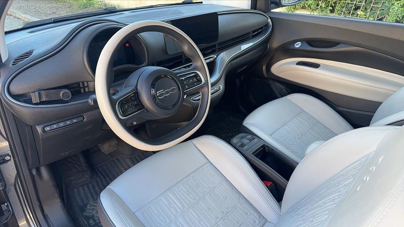 Fiat 500 III 118 42 kWh la Prima