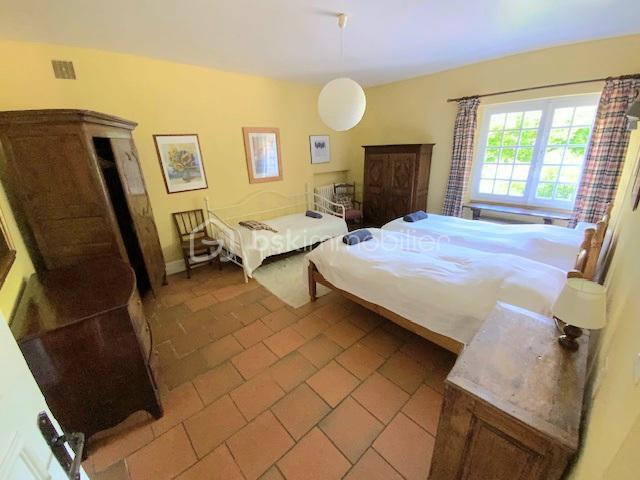 Demeure - 303 m² - 15 pièces